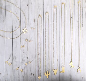 Royal Chain’s New Looks in Gold For The New Year 